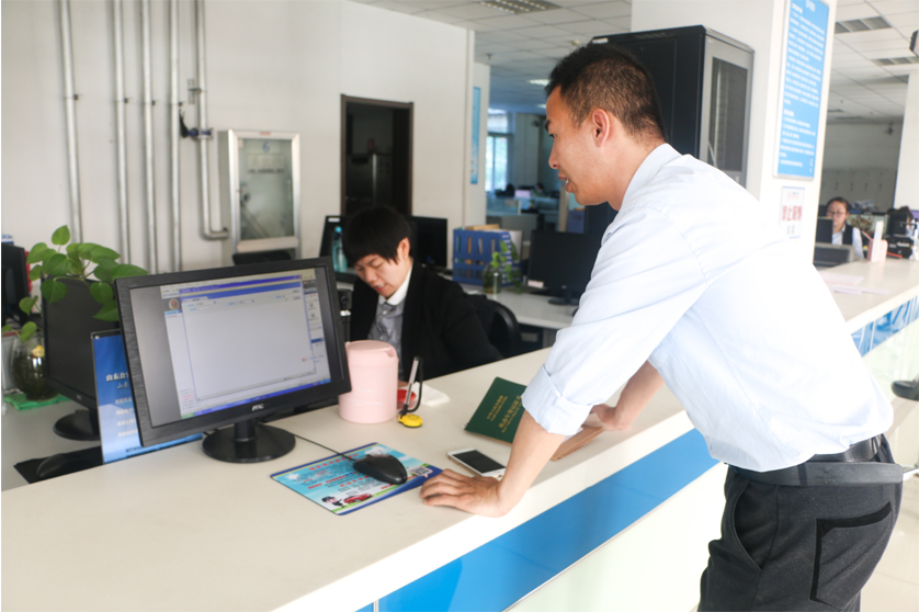 外地二手车怎么挂济南牌照，异地提档案必须本人去么